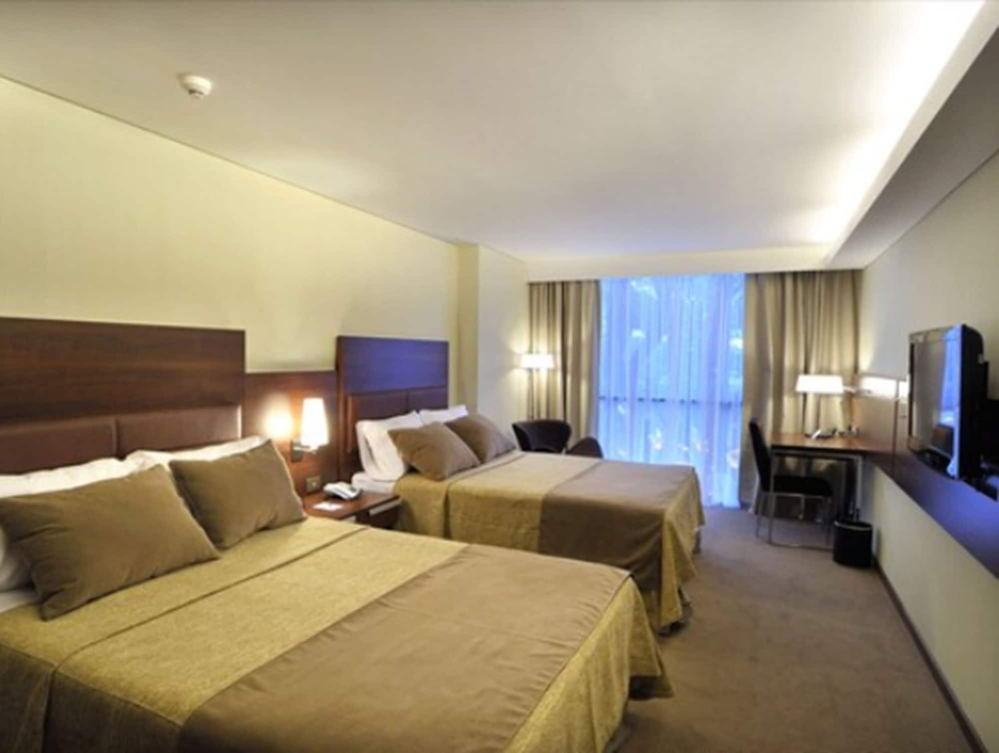 Howard Johnson La Canada Hotel & Suites Cordoba Exterior foto