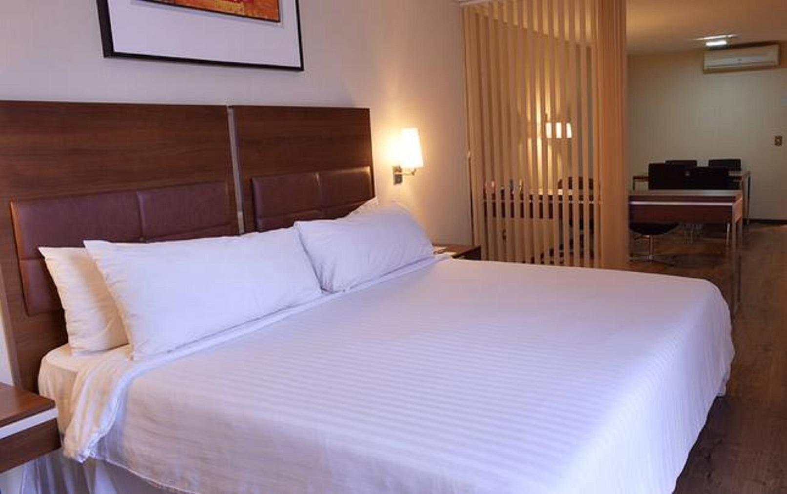 Howard Johnson La Canada Hotel & Suites Cordoba Exterior foto