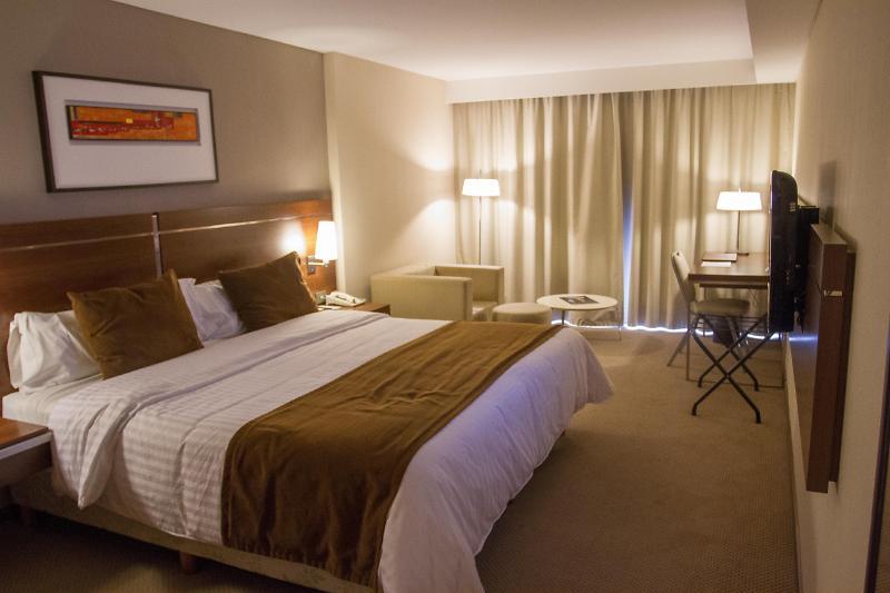 Howard Johnson La Canada Hotel & Suites Cordoba Exterior foto
